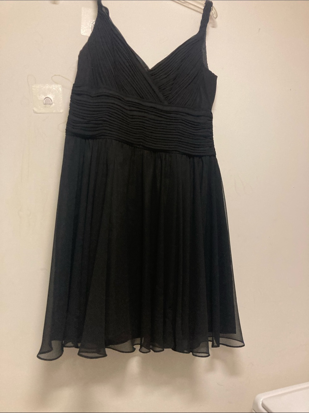 EVAN-PICONE/Black Sleeveless V-Neck Chiffon Dress